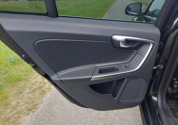 Volvo V60 cena 50000 przebieg: 248000, rok produkcji 2012 z Gostynin małe 704